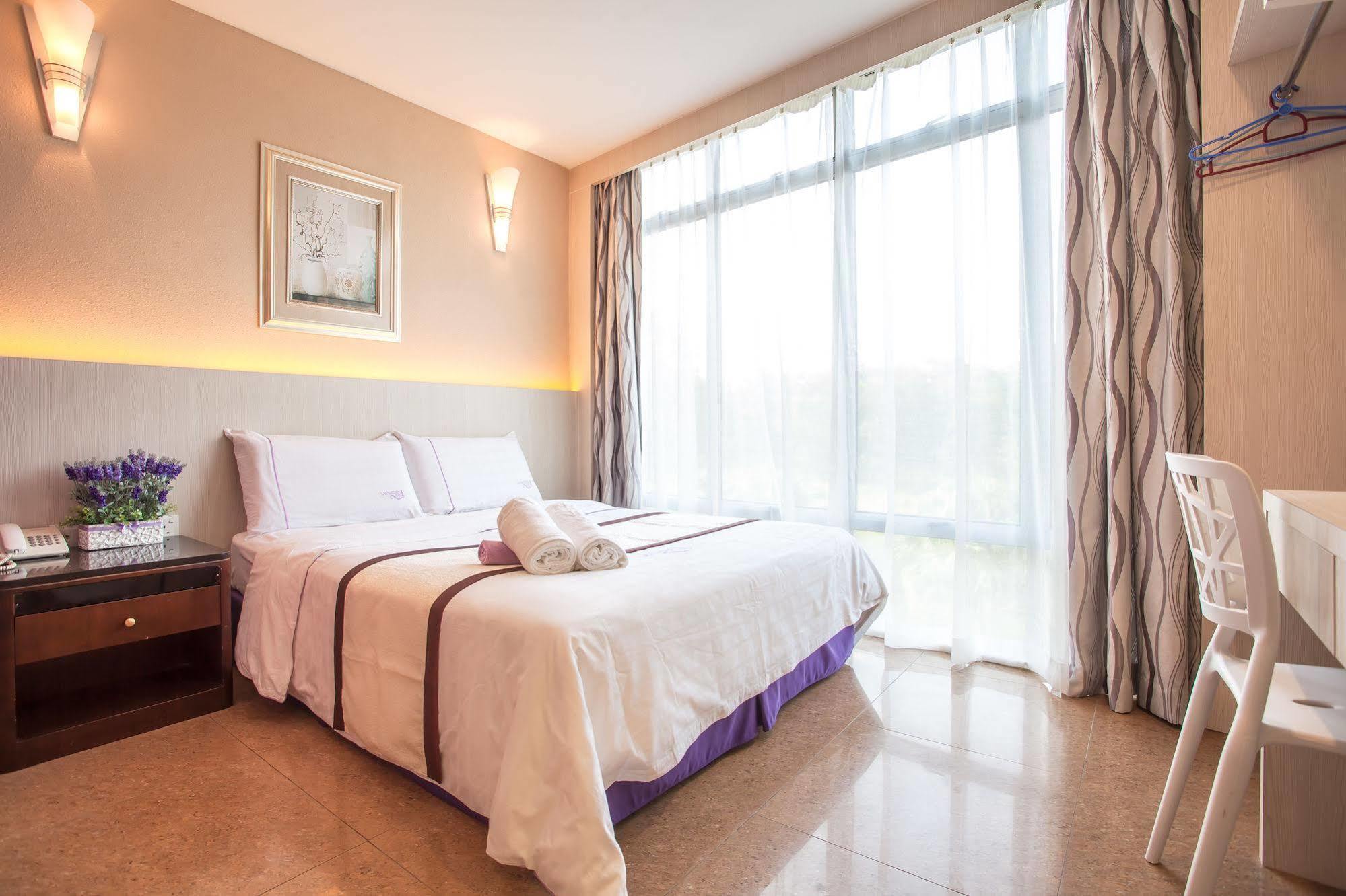 Lavender Inn Nusa Bestari Johor Bahru Buitenkant foto