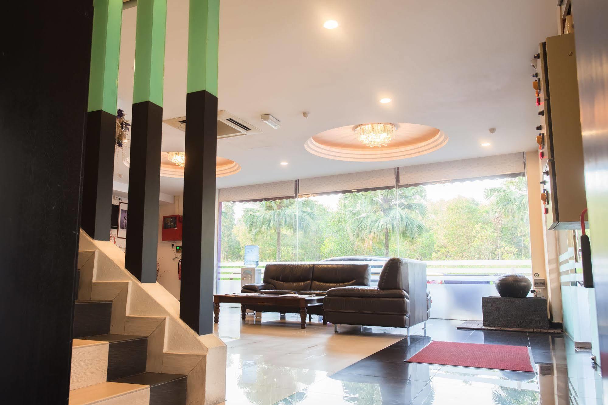 Lavender Inn Nusa Bestari Johor Bahru Buitenkant foto