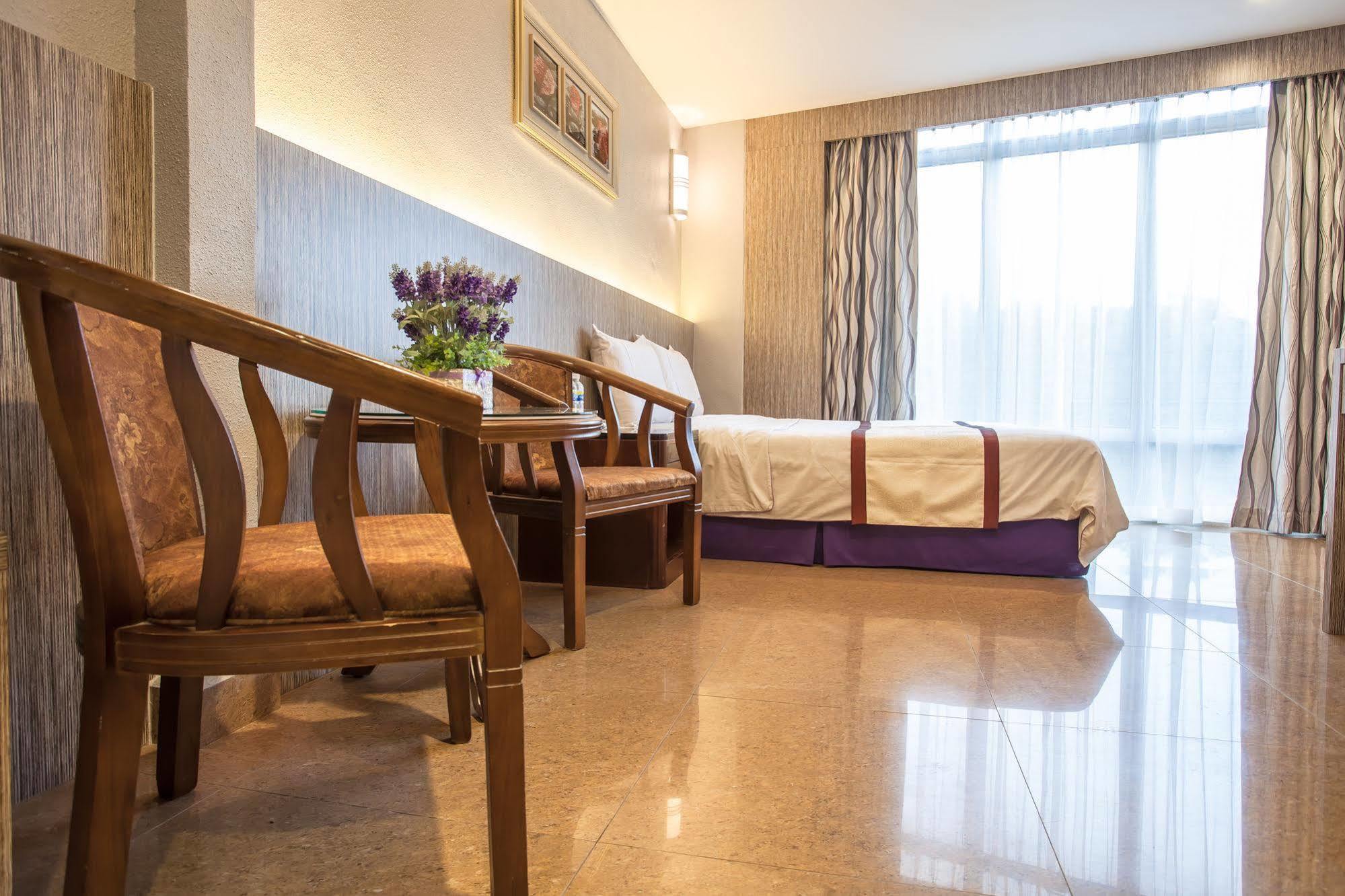 Lavender Inn Nusa Bestari Johor Bahru Buitenkant foto