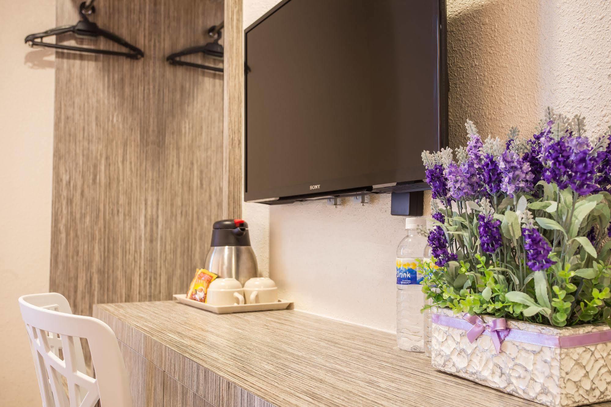 Lavender Inn Nusa Bestari Johor Bahru Buitenkant foto